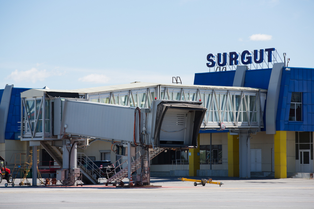    Авиакомпания «Азимут» возобновит рейсы из Сургута в Чебоксары и Минеральные воды