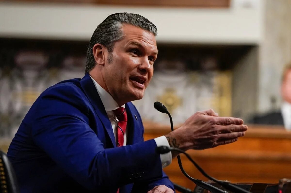    Пит Хегсет.