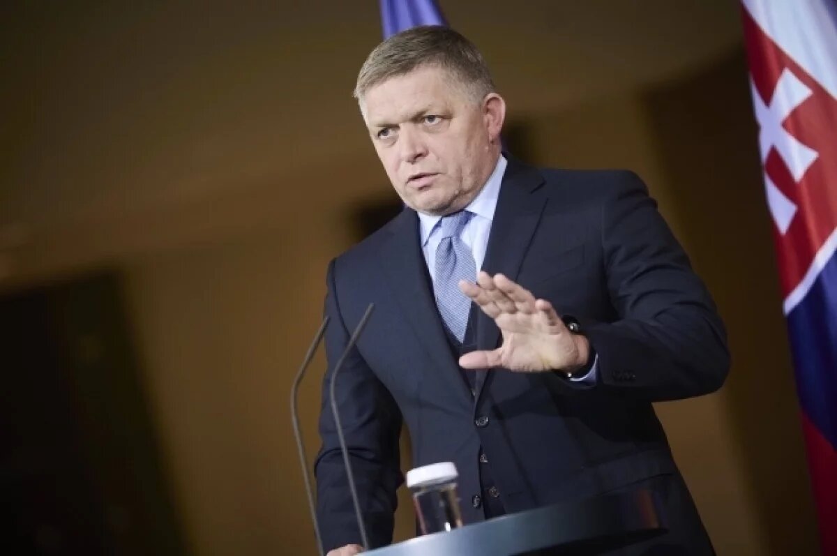    Оппозиция Словакии предложила созвать заседание по вотуму недоверия Фицо