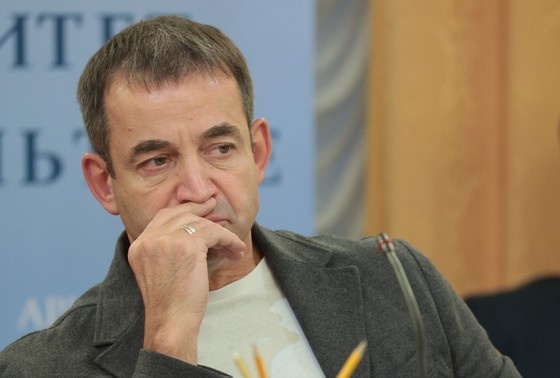    Дмитрий Певцов