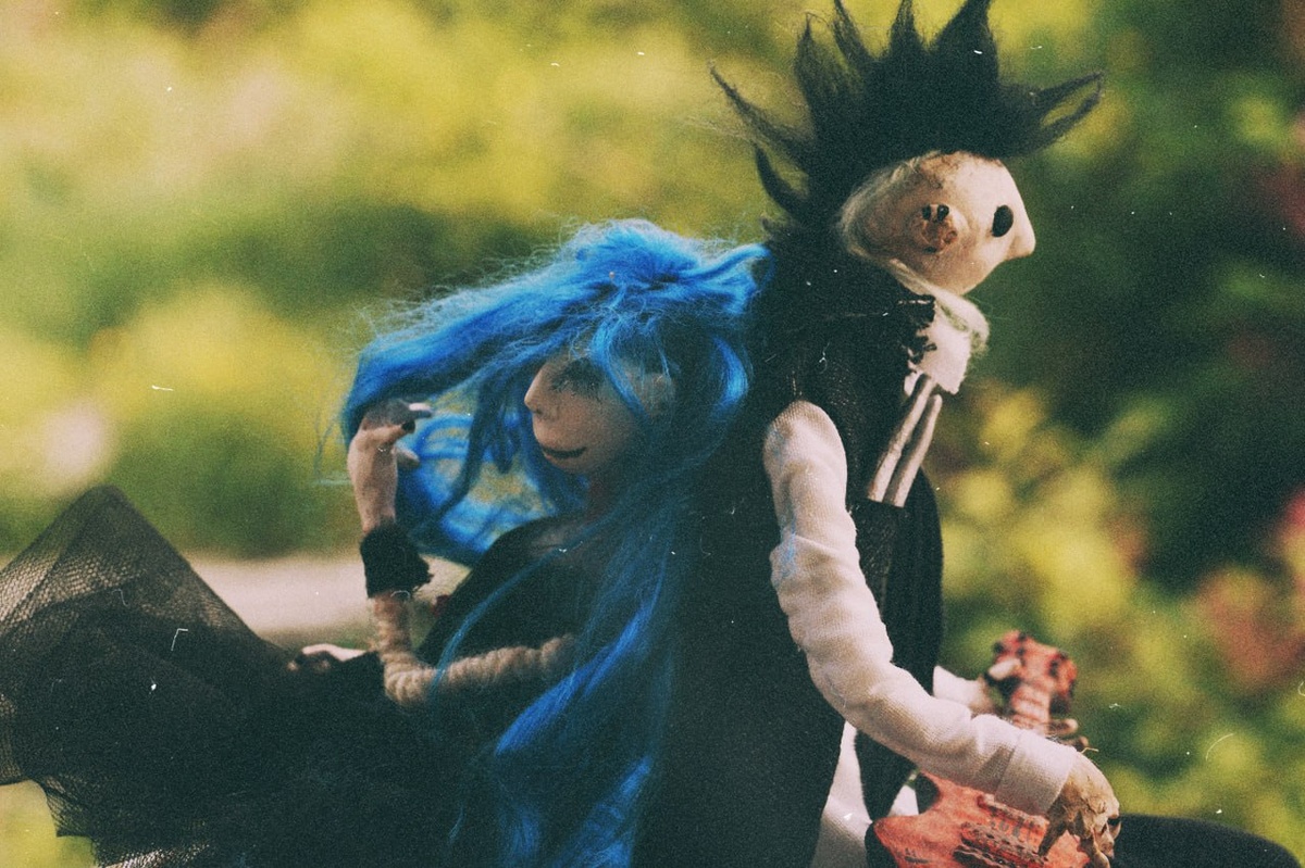 Одни из первых созданных каркасных кукол Ульяны. Фото автора.