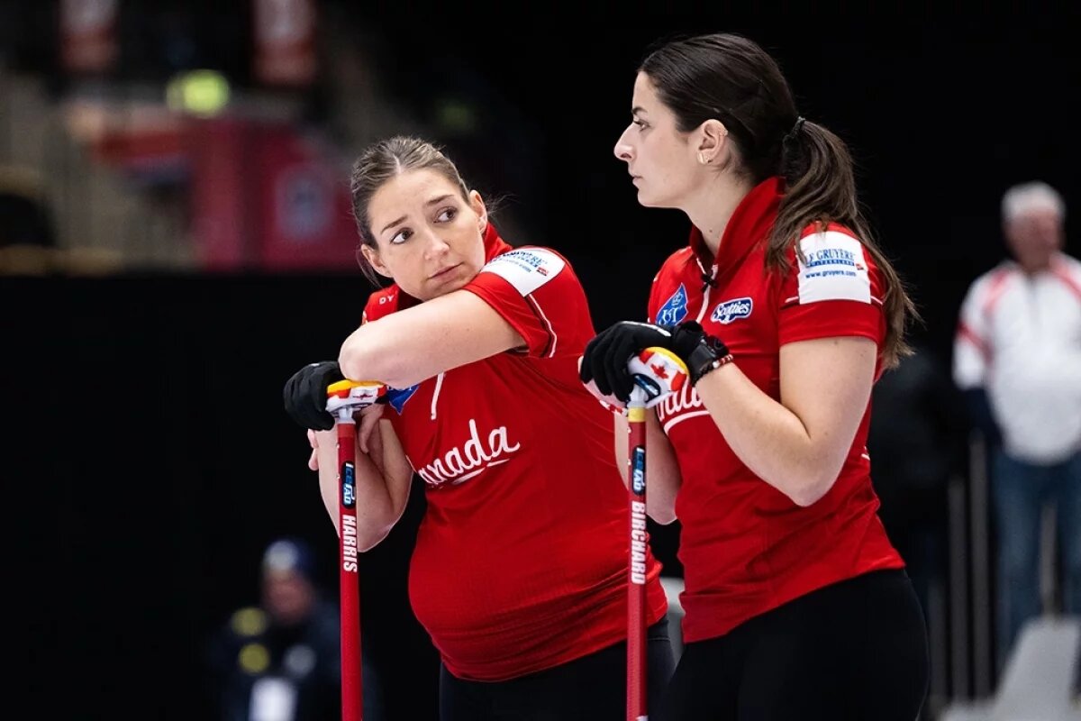    Бриан Харрис (слева).