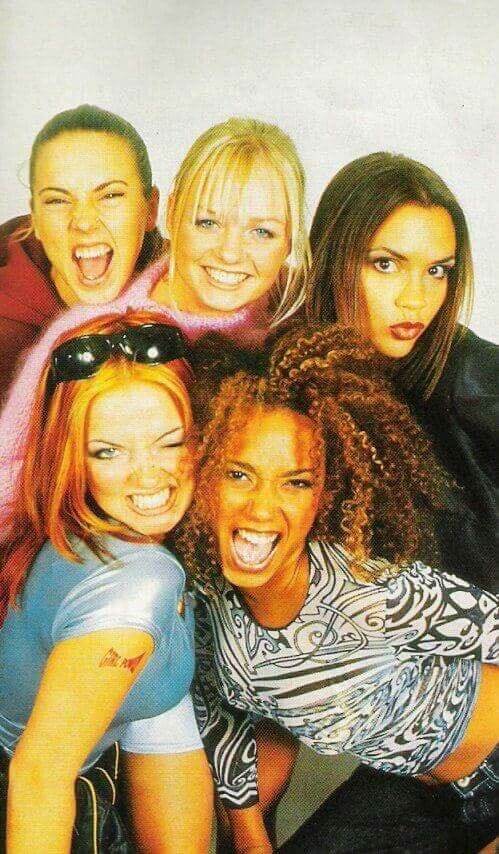1997 - 1999 британский коллектив Spice Girls. Был и такой плакат и у меня в комнате.