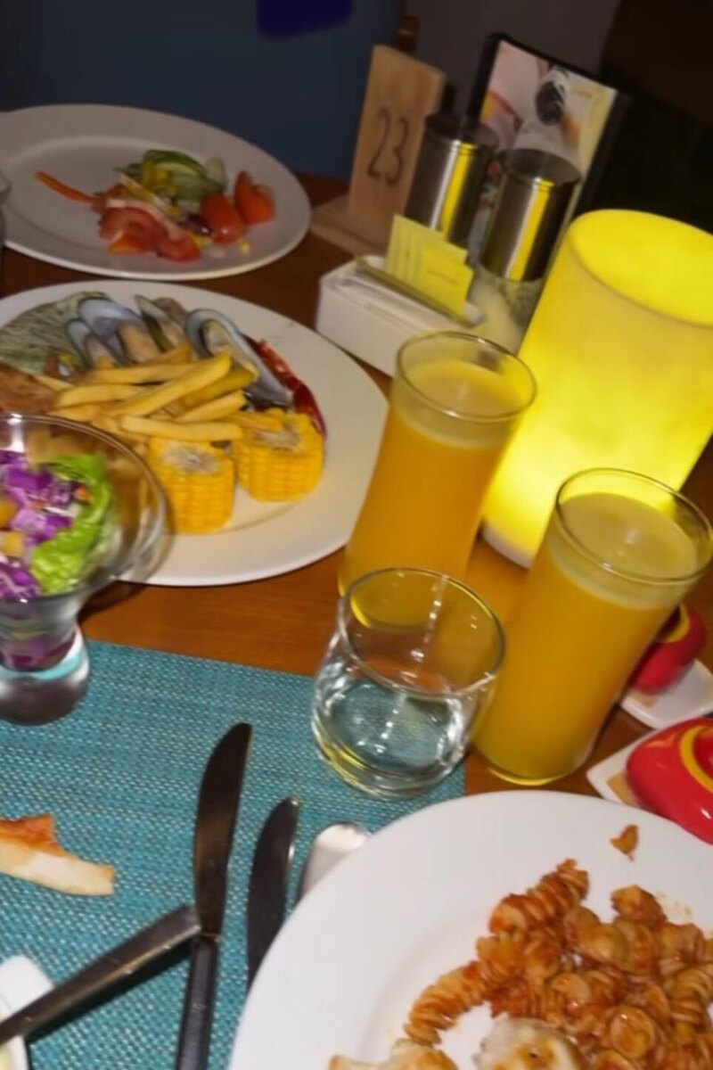    Ужин Давида Манукяна и Мари Краймбрери Соцсети