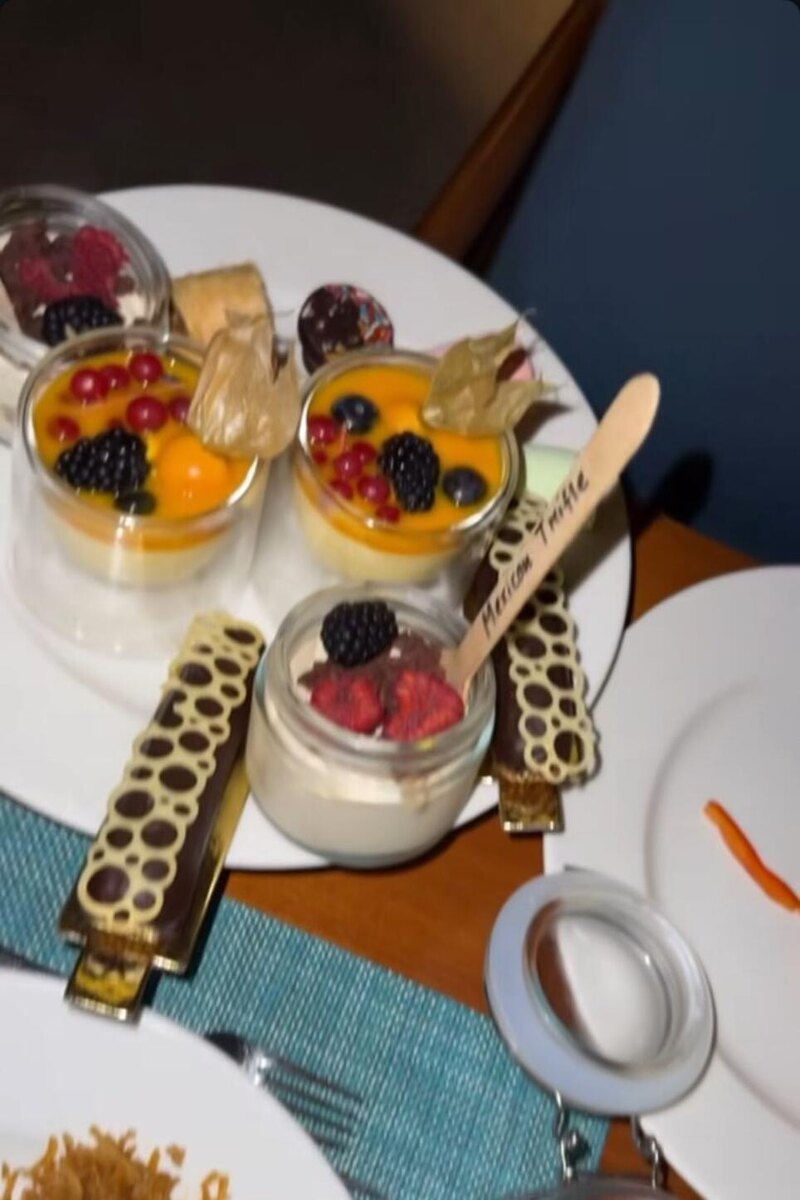    Ужин Давида Манукяна и Мари Краймбрери Соцсети