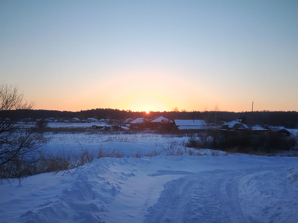 Закат солнца в деревне 
