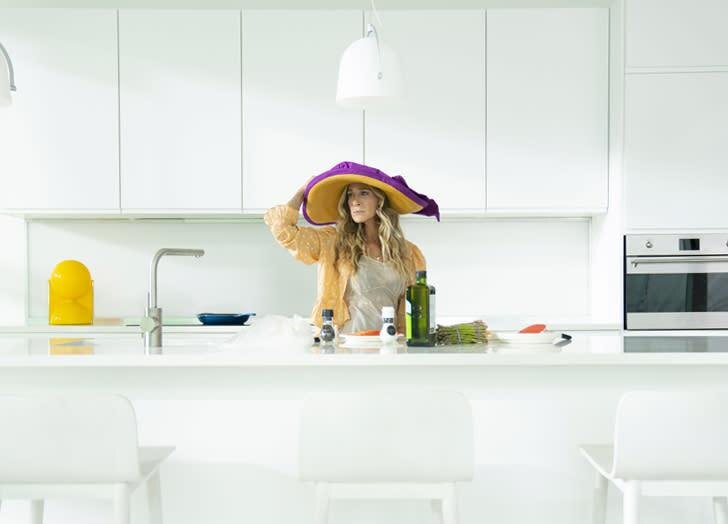 Просто огромный кухонный остров в интерьерах сериала "И просто так"