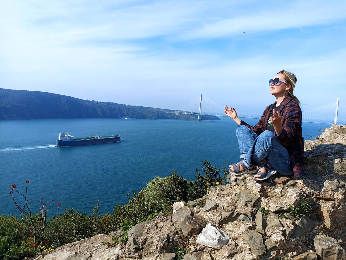 Автор у крепости Йорос