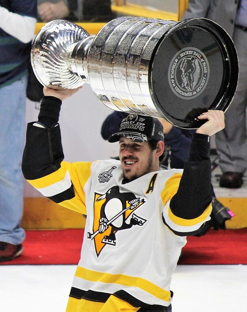    Евгений Малкин со своим третьим Кубком Стэнли. Фото: Commons.wikimedia.org
