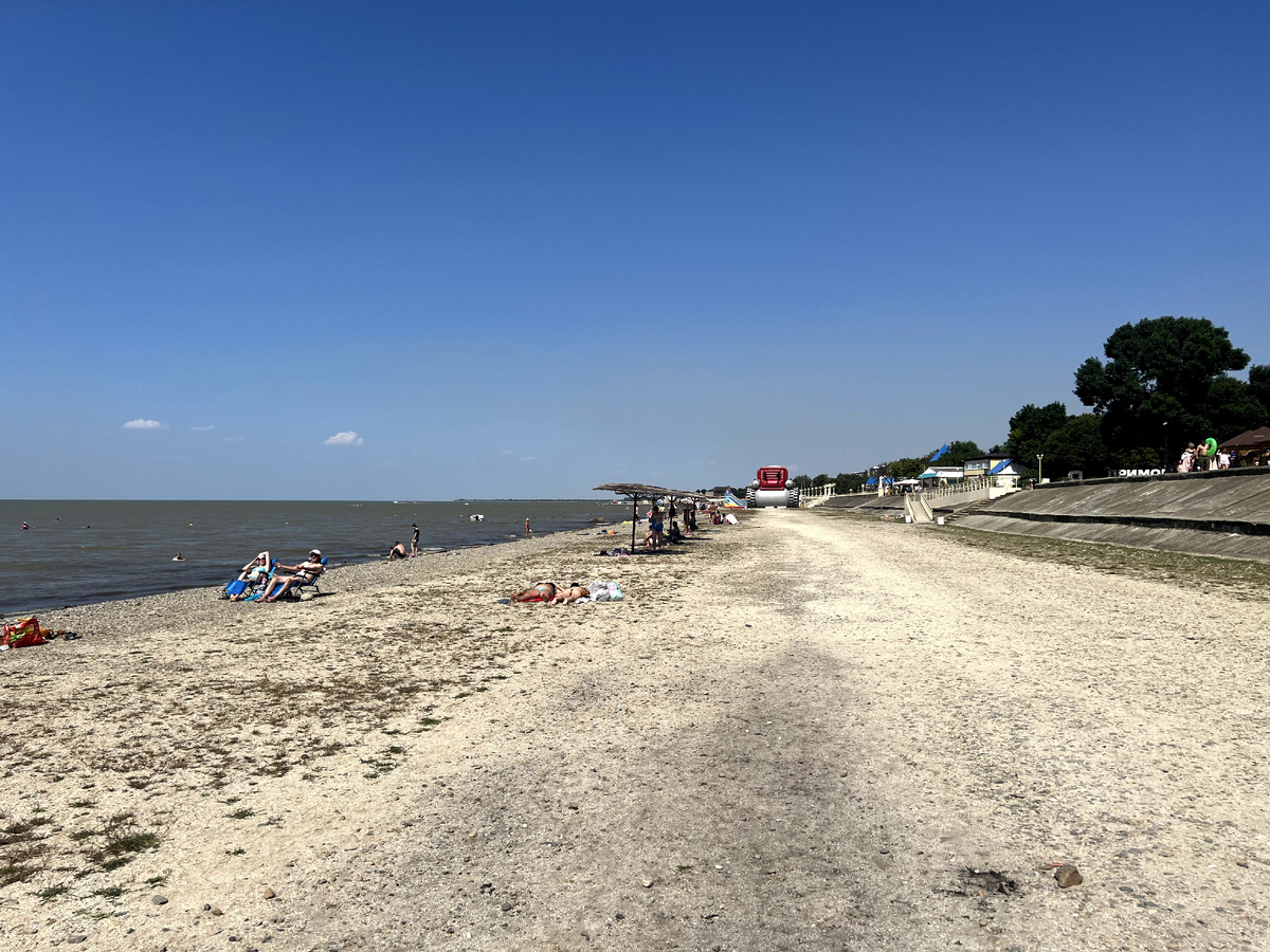 Приморско-Ахтарск пляж летом