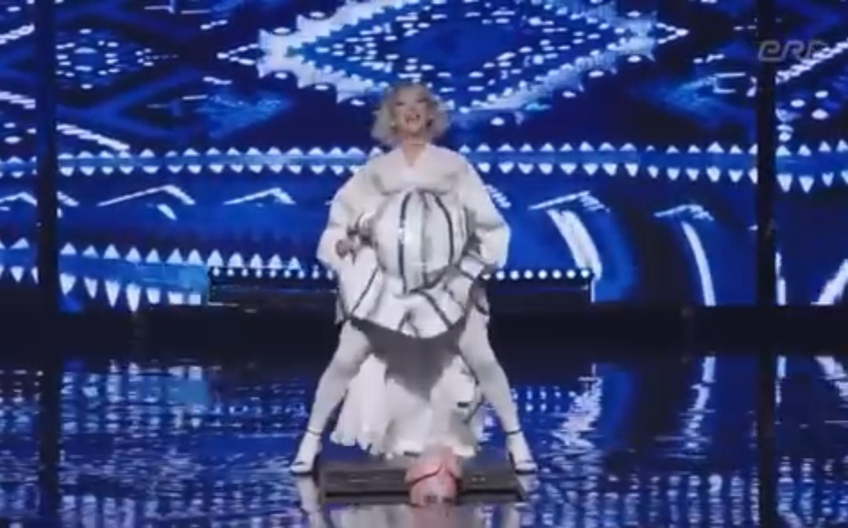 Скриншот новогоднюю ночь представления Эстонского
Скриншот новогоднего представления Эстонского драмтеатра кабаре «ДРАГ-ШОУ часть 4»