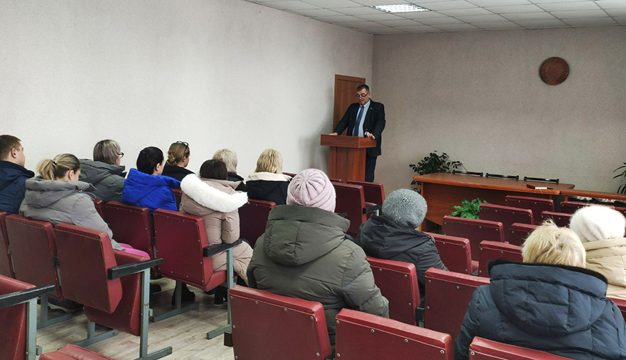     С населением аг. Тимковичи встретился первый заместитель председателя Копыльского райисполкома – начальник управления по сельскому хозяйству и продовольствию