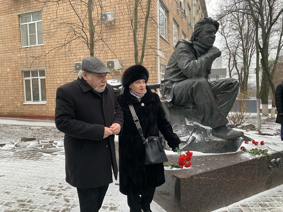    На торжествах присутствовал сын писателя Евгений Евгеньевич Носов