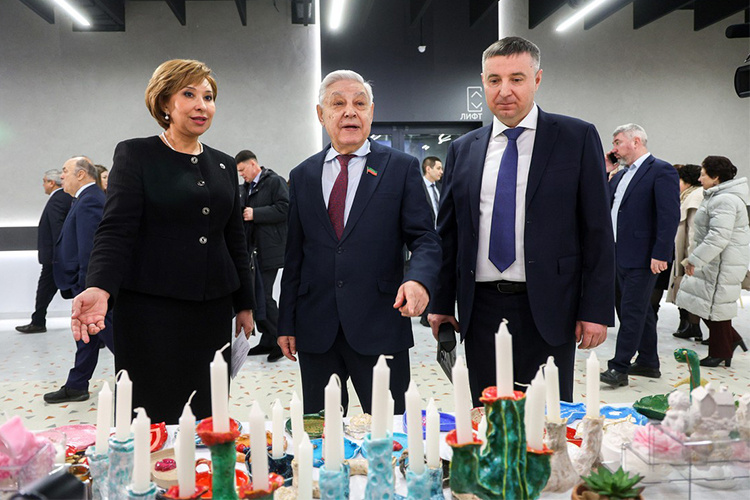    Первым об итогах работы за 2024 год отчиталось министерство труда, занятости и социальной защиты РТ Эльмиры Зариповой. Мероприятие посетил председатель Госсовета РТ Фарид Мухаметшин, а также замминистра труда и соцзащиты РФ Андрей Пудов