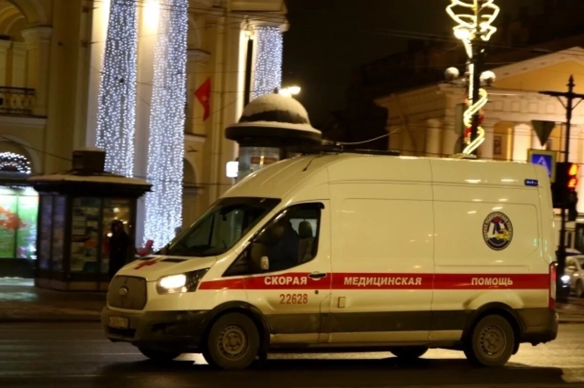    В Петербурге женщине на производстве зажевало руку станком