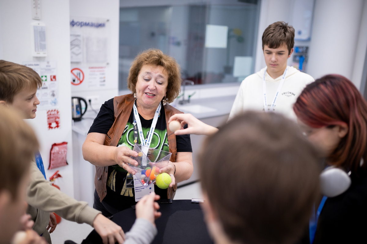 Фото из школьного архива: Светлана Николаевна на Январских школах в 2025 г.