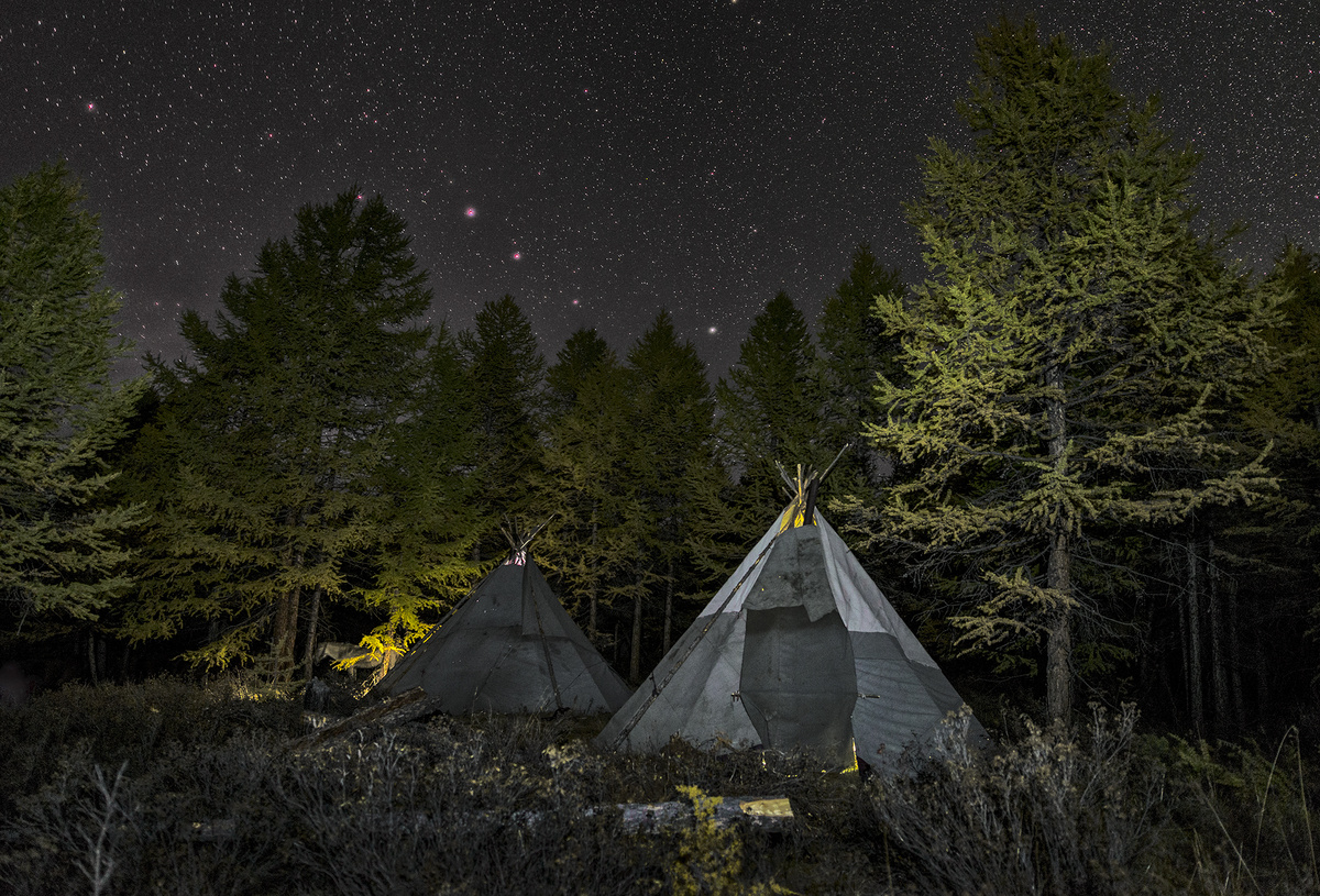 Наш отель "Тысяча звезд" - жилище цаатанов, в котором мы ночевали.  