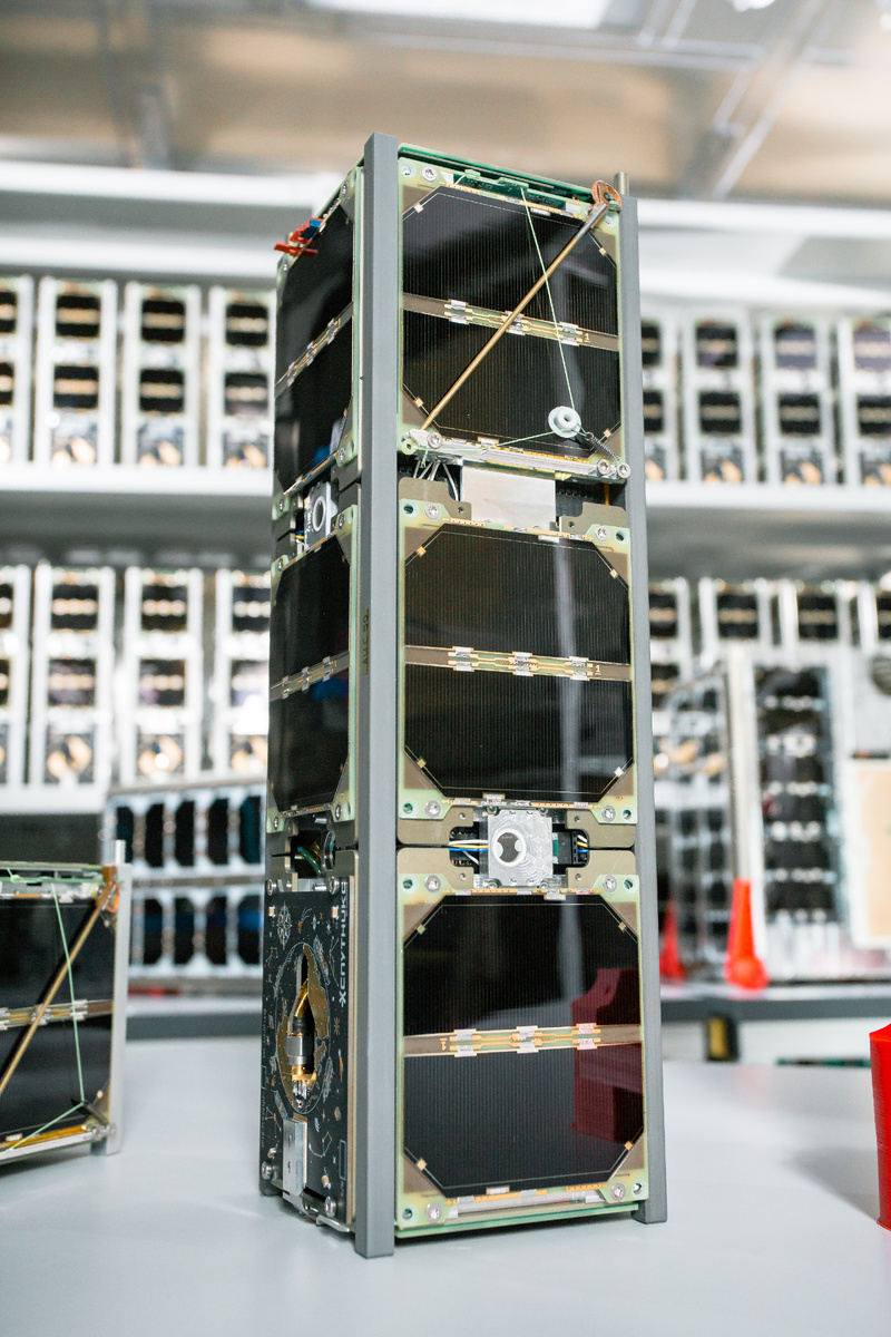 Спутник формата CubeSat 3U, оснащенный системой АИС