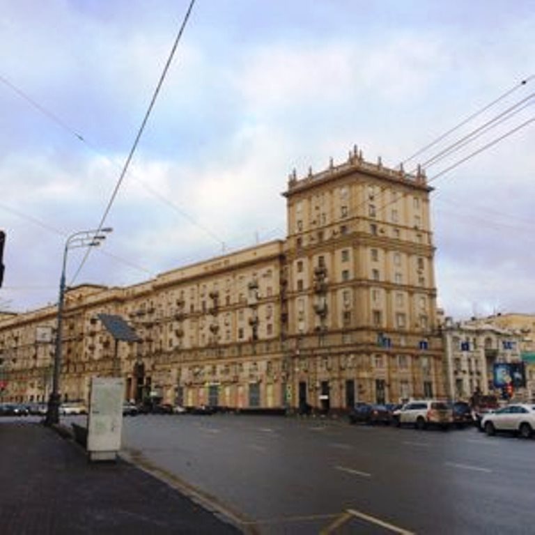 Наш дом на Садовой-Черногрязской. Фото автора. 2012 год.