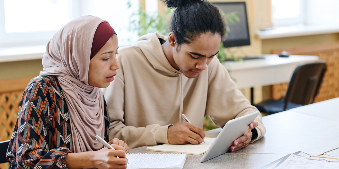 Что такое специальная карта иностранца и как ее получить?