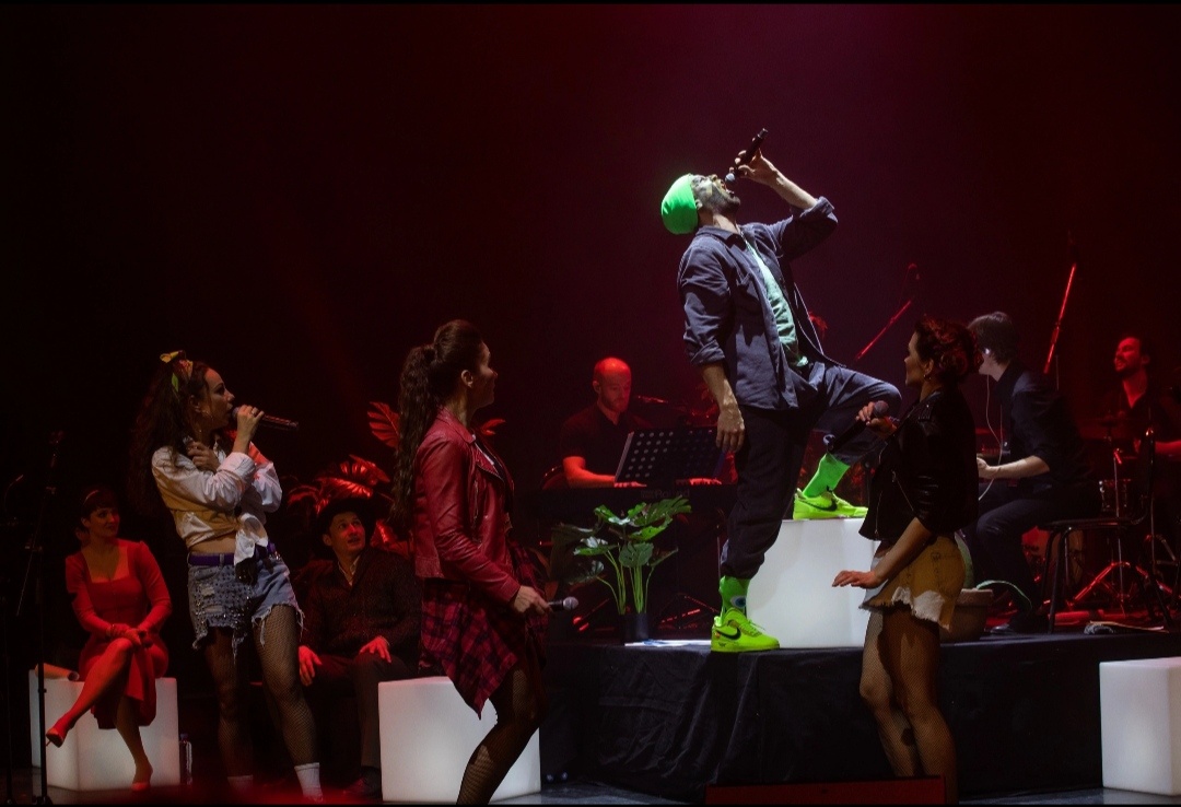 В роли цветка Одри-2 Андрей Школдыченко, фото https://vk.com/album-180497856_307281671