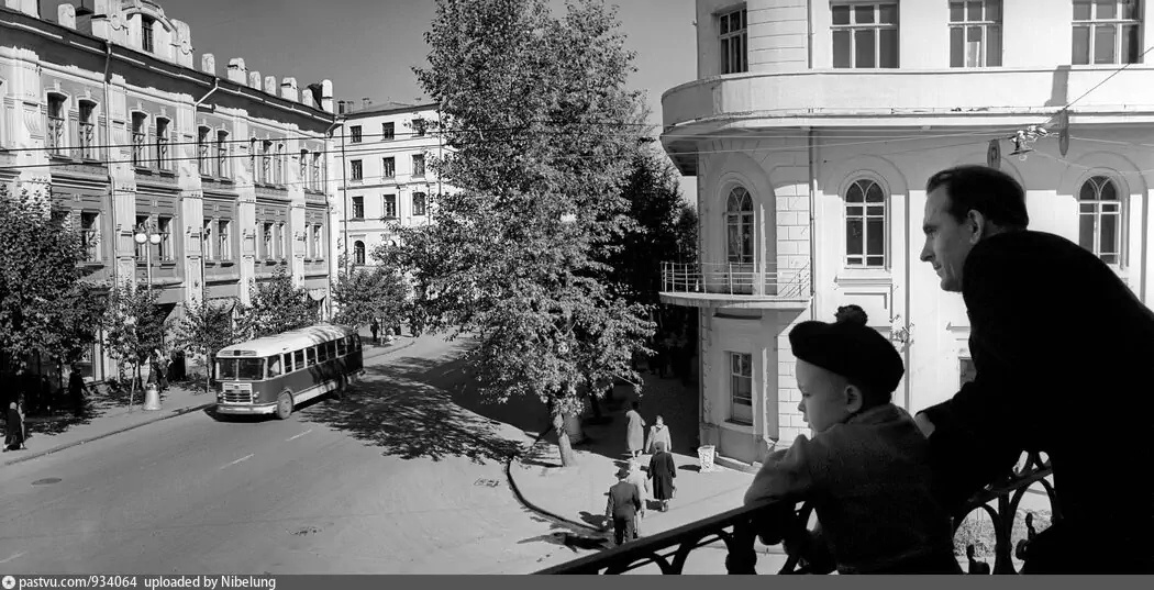 удобно, что они ещё и отметку ставят! угол Киевской и Карла Маркса, как вы понимаете...