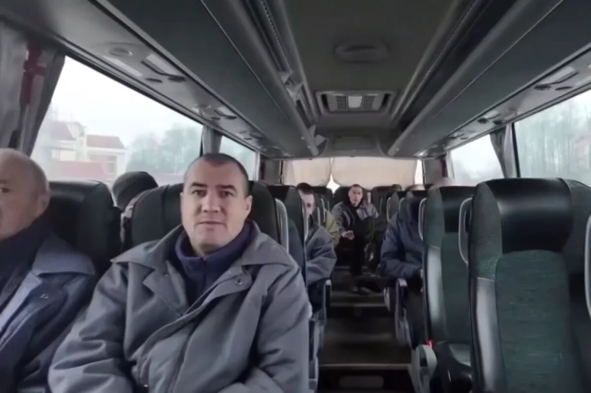    Минобороны опубликовало видео возвращения 25 бойцов РФ из украинского плена