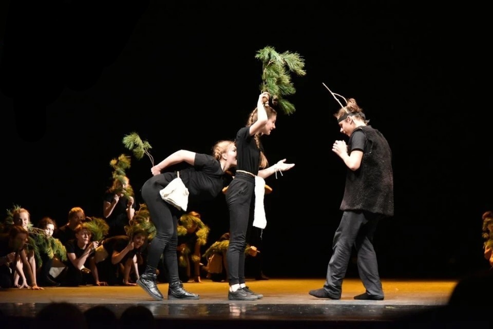    "Жить на Севере" - спектакль, который оценят и подростки, и взрослые. Влад КОМЯКОВ, Архив «КП»