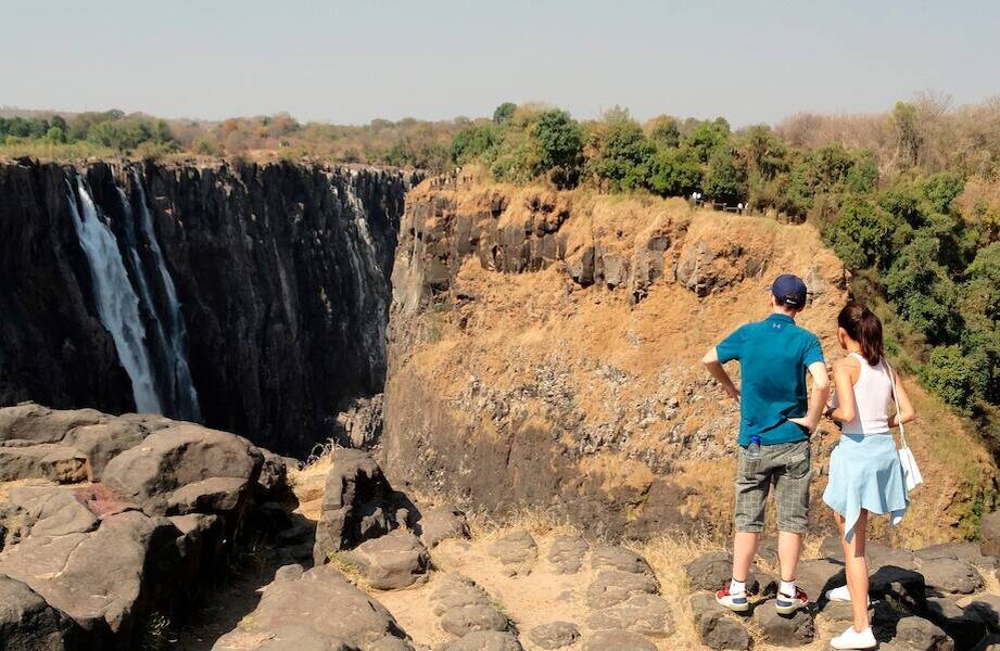 Рис1. Неумолимость законов природы. Водопады — одно из самых прекрасных явлений в природе. https://travelask.ru/blog/posts/35420-kak-zasuha-unichtozhila-5-izvestnyh-vodopadov