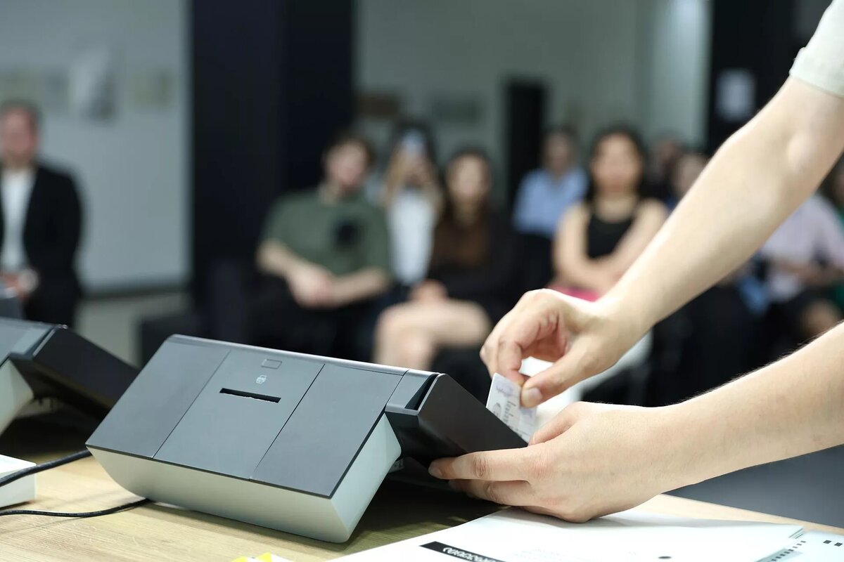 ЦИК Грузии обучает избирателей голосовать по новым технологиям © Courtesy of CEC of Georgia