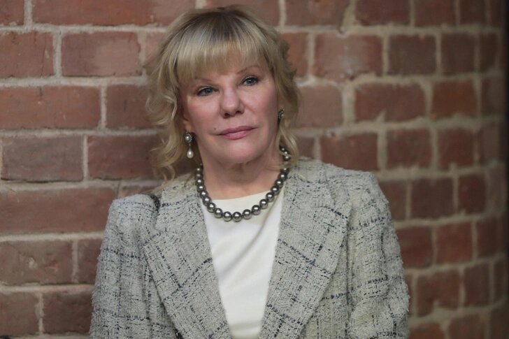 Александра Захарова