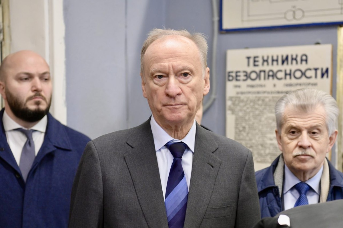    Николай Патрушев в Беломорско-Онежском филиале Госуниверситета морского и речного флота имени адмирала Макарова в Петрозаводске. Фото: "Республика" / Оксана Кудряшова