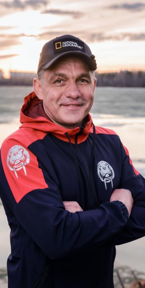    Как правильно окунуться в крещенскую воду, советует сургутский «морж»