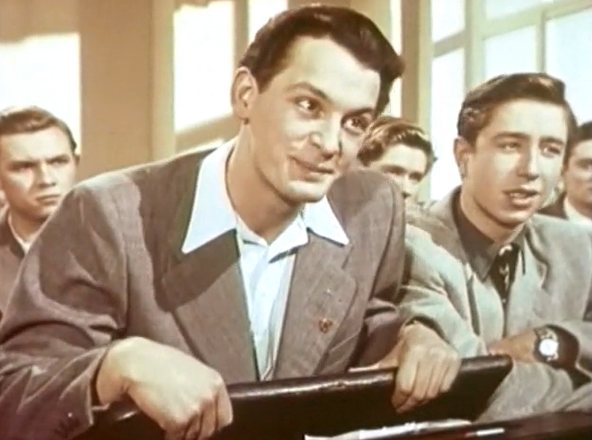 Кадр из кинофильма "Аттестат зрелости", 1954 г., режиссер Татьяна Лукашевич, сценарист Лия Гераскина, композитор Лев Шварц (скриншот)