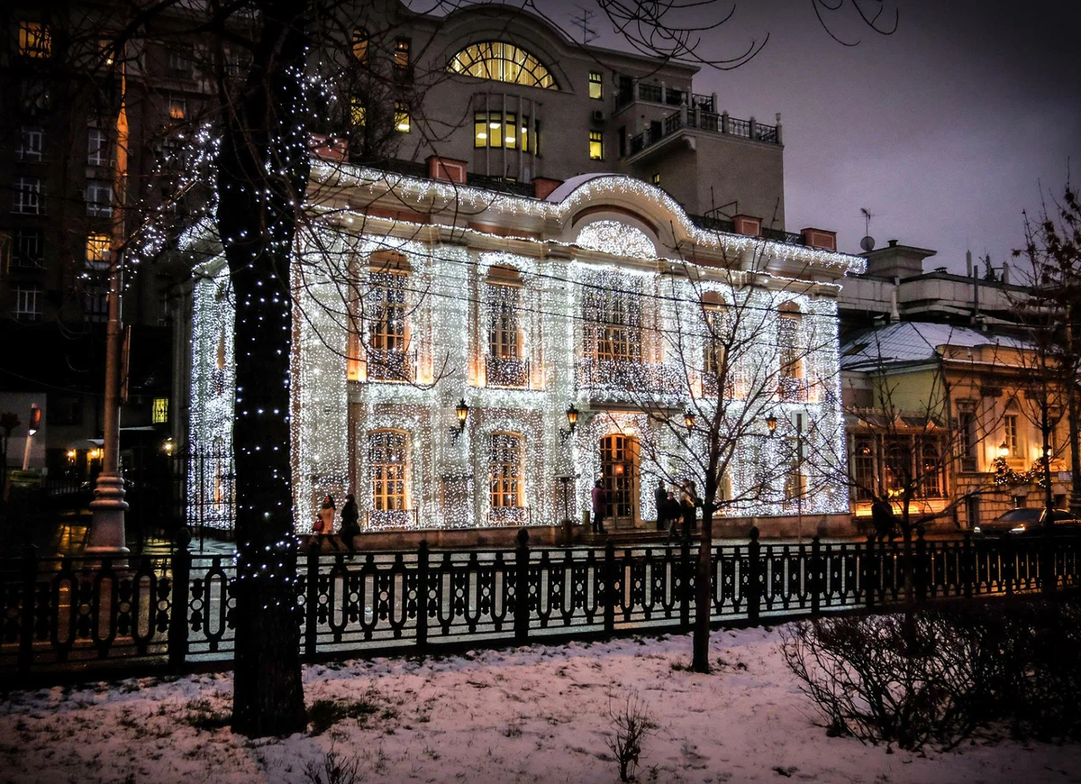 Фасад ресторана "Кафе Пушкин"