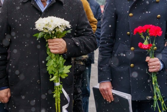 как вести себя на кладбище во время похорон