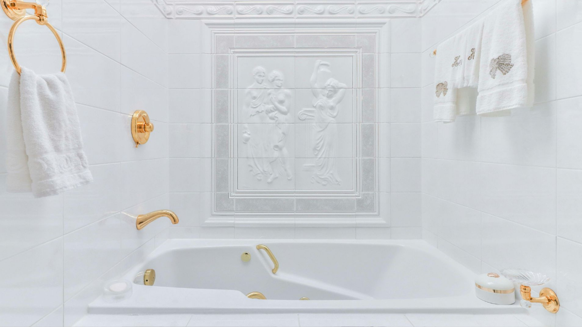 Лучшие идеи для хранения в маленьких ванных комнатах