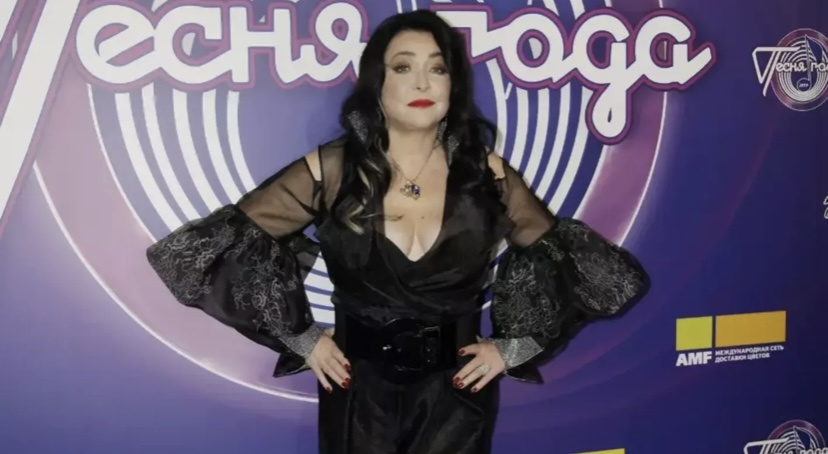 Лолита ответила активистам, которые требуют запретить ее концерт в Ижевске. Об этом стало известно из соцсетей.