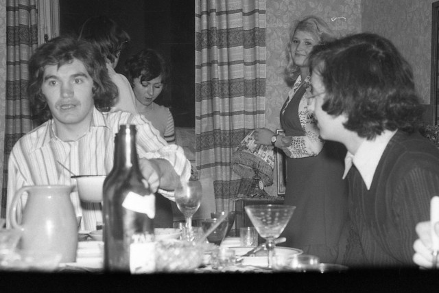 Мишка справа)...