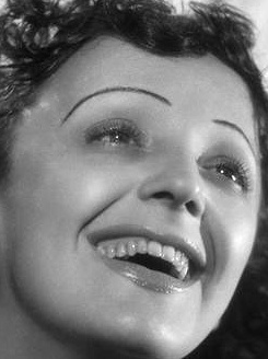 Для иллюстрации фото из открытого и общего доступа Эдит Пиаф просто для иллюстрации https://commons.m.wikimedia.org/wiki/File:Piaf_Harcourt_1946_2.jpg#mw-jump-to-license