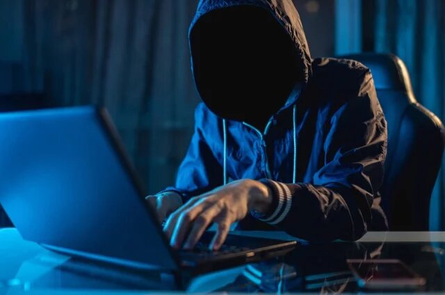    Какие документы обычно предлагают заменить мошенники?