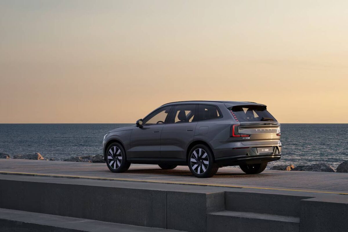    Volvo EX90   
volvocars.com