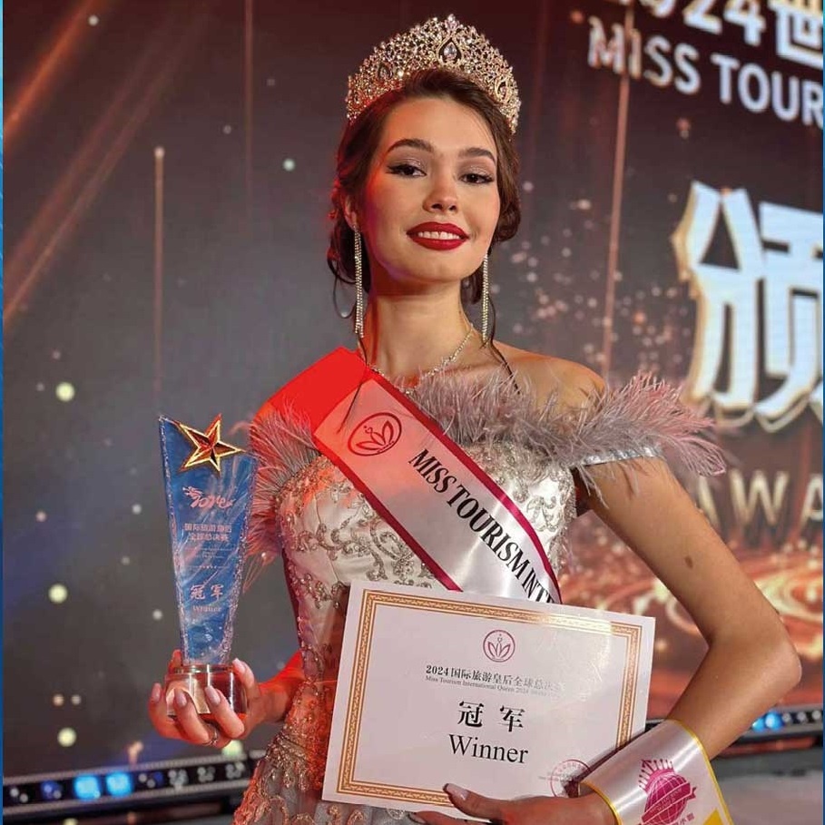 Студентка из Иркутска покорила Китай на международном конкурсе красоты «Мисс туризм мира 2024». Обладательницей одной из шести корон по итогам состязания в Гуанчжоу стала учащаяся БГУ Дарья Орлова, об этом рассказали в пресс-службе вуза.