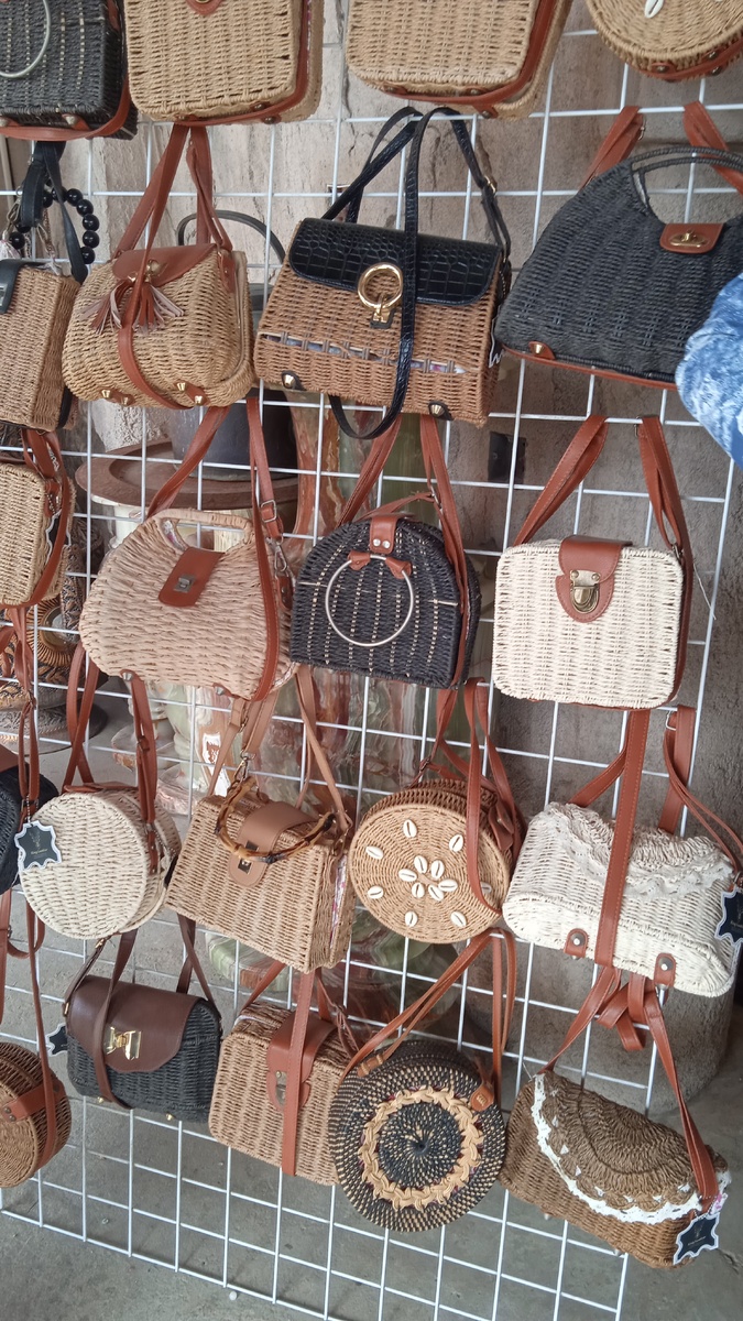 Сумки из соломки