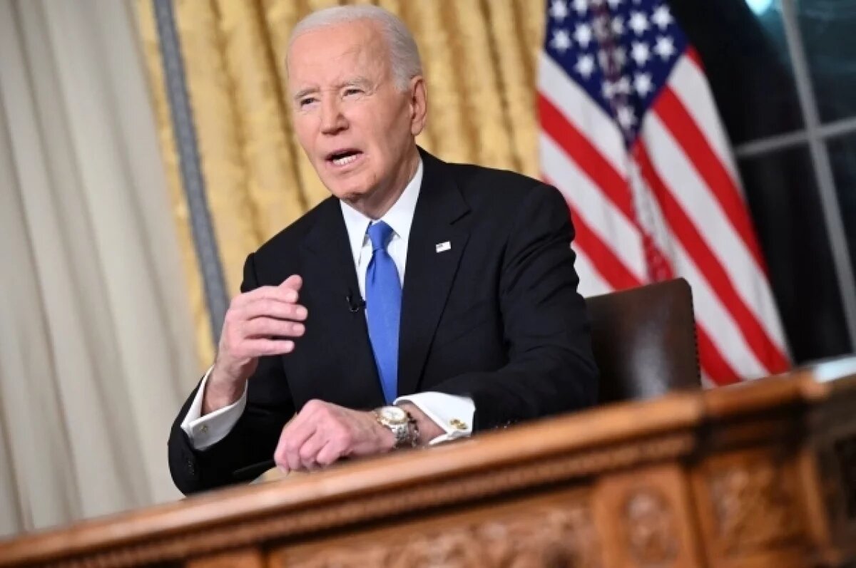    Байден назвал олигархию угрозой для демократии в США