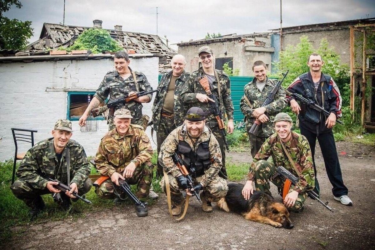    Олег с товарищами по оружию - крайний справа. / Из личного архива Олега Колесника