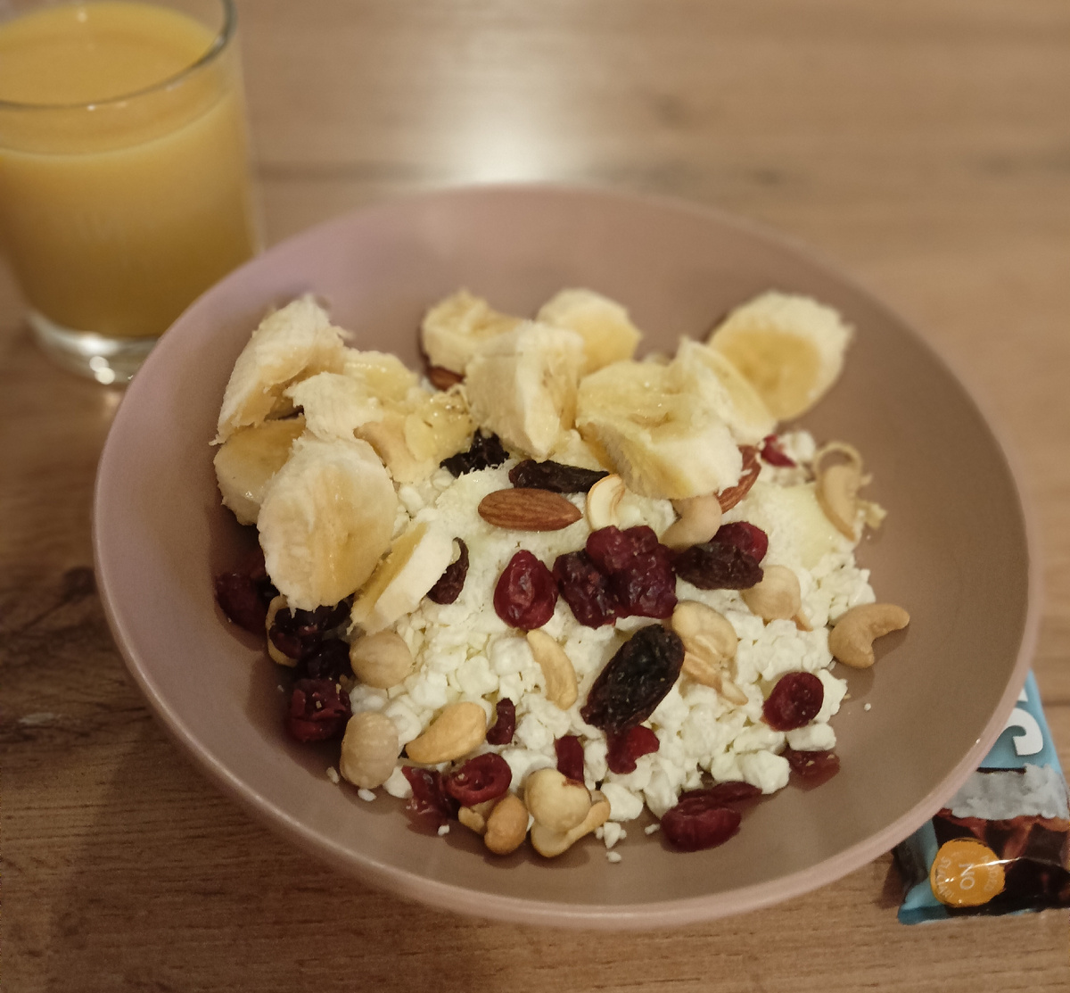 Завтрак - мой самый большой и главный приём пищи, чтобы не испытывать голод в течение дня и не переедать вечером. 