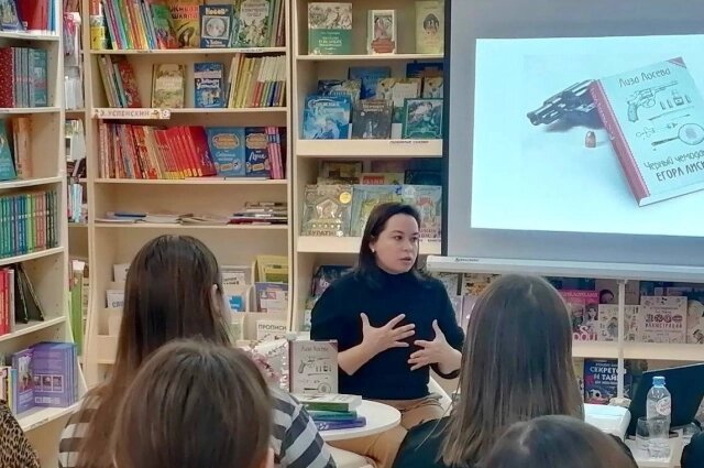    На презентации книги. Фото: Из личного архивa Лизы Лосевой.