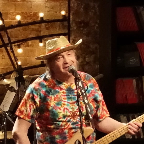     Сегодня родились Юрий Давыдов и Аттикус Росс