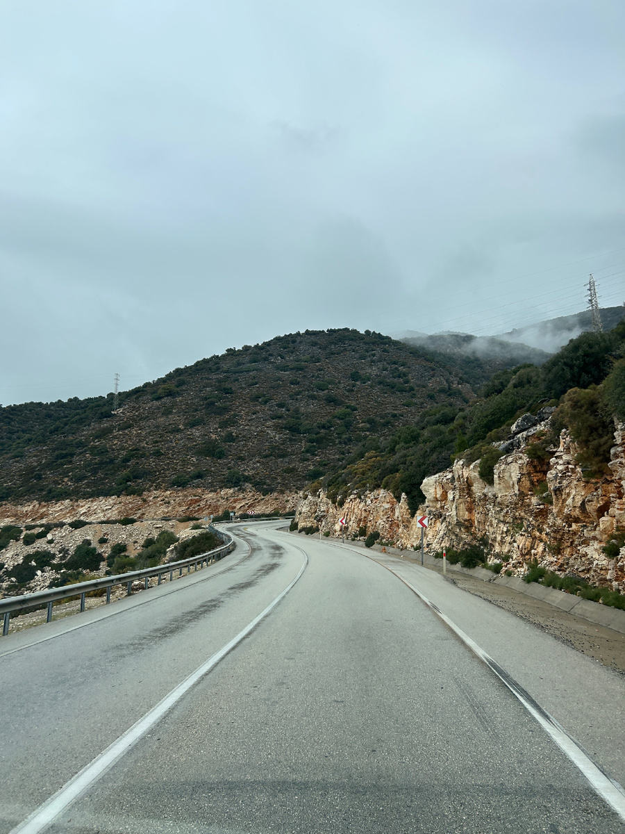 Дорога до города Демре